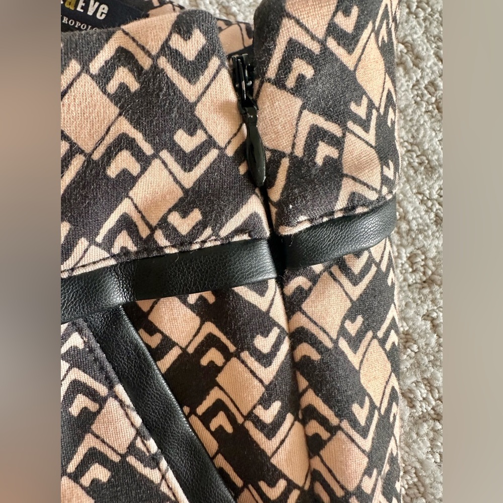 Maeve Anthropologie Printed Flare Pants Size 2 Boho Geometric - Picture 4 of 7